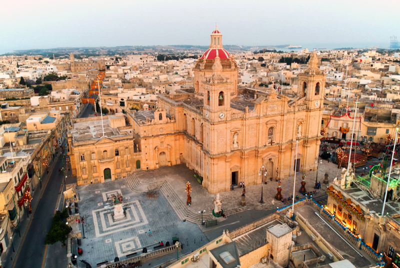 A Maltese village square